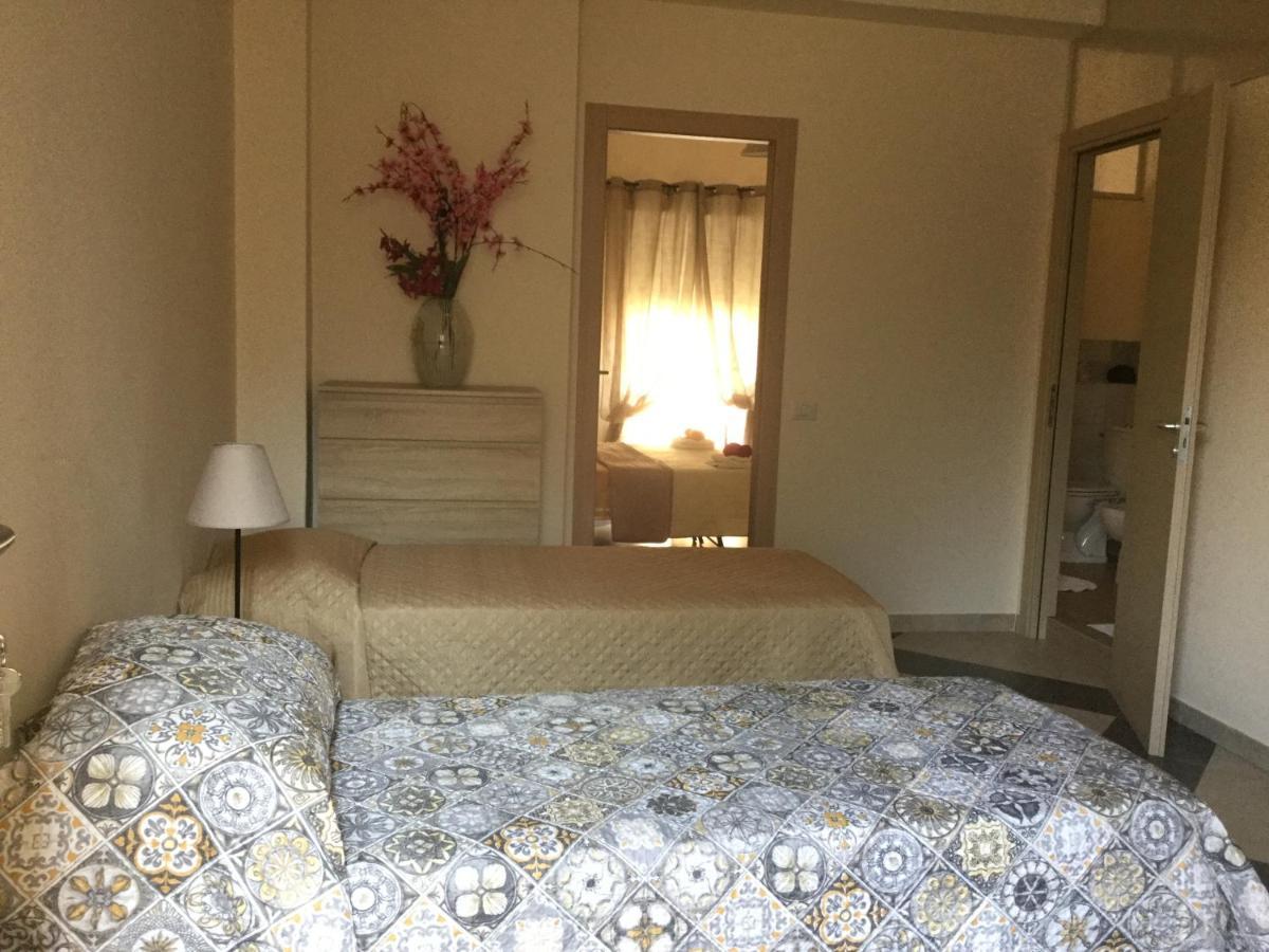 B & B Jasmine サンタ・テレーザ・ディ・リーヴァ エクステリア 写真
