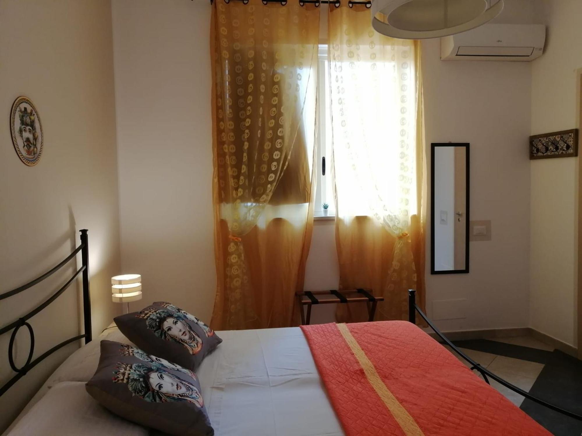 B & B Jasmine サンタ・テレーザ・ディ・リーヴァ 部屋 写真